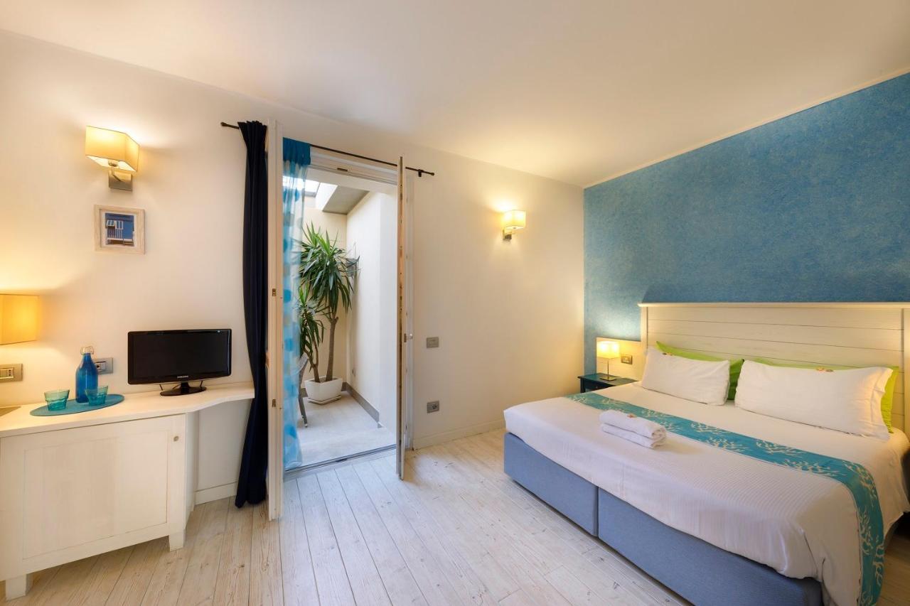 Hotel La Villa Del Mare Кальяри Экстерьер фото