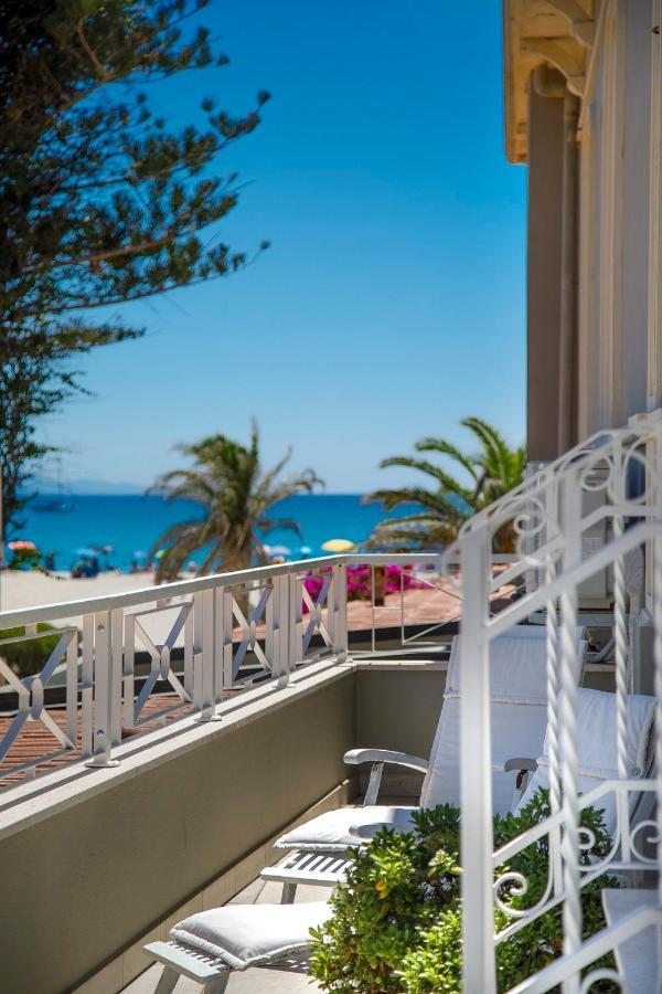 Hotel La Villa Del Mare Кальяри Экстерьер фото