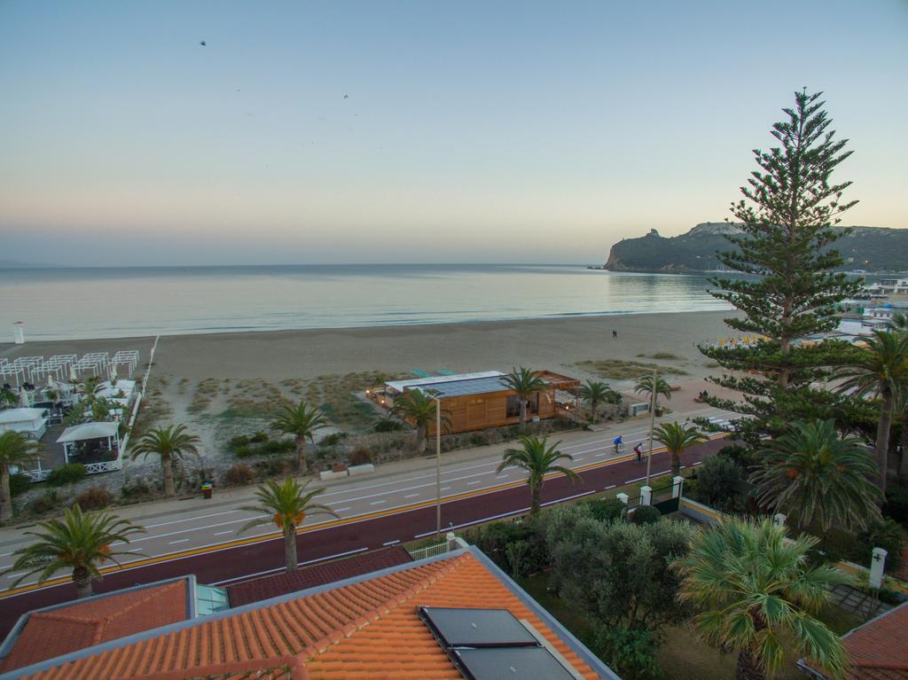 Hotel La Villa Del Mare Кальяри Экстерьер фото